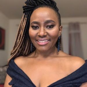 Meet your Posher, Essy